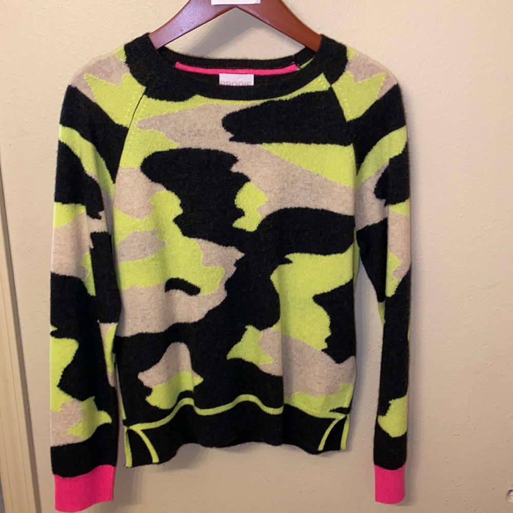 Brand new cashmere sweater by Brodie Cashmere